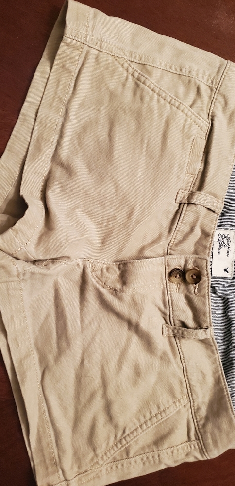 Woman's size 2 American Eagle shorts